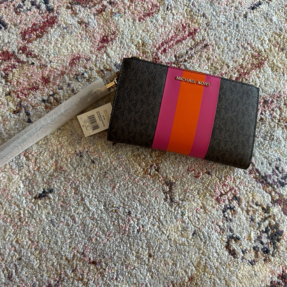 Michael kors wallet authentic new with tag